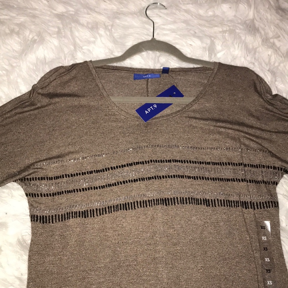 Trendy fall top. NWT, NBW.
